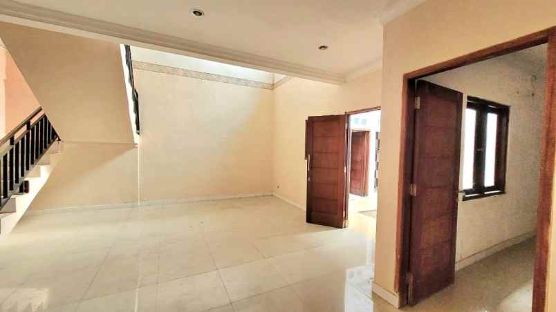 dijual rumah jl kramat batu cilandak