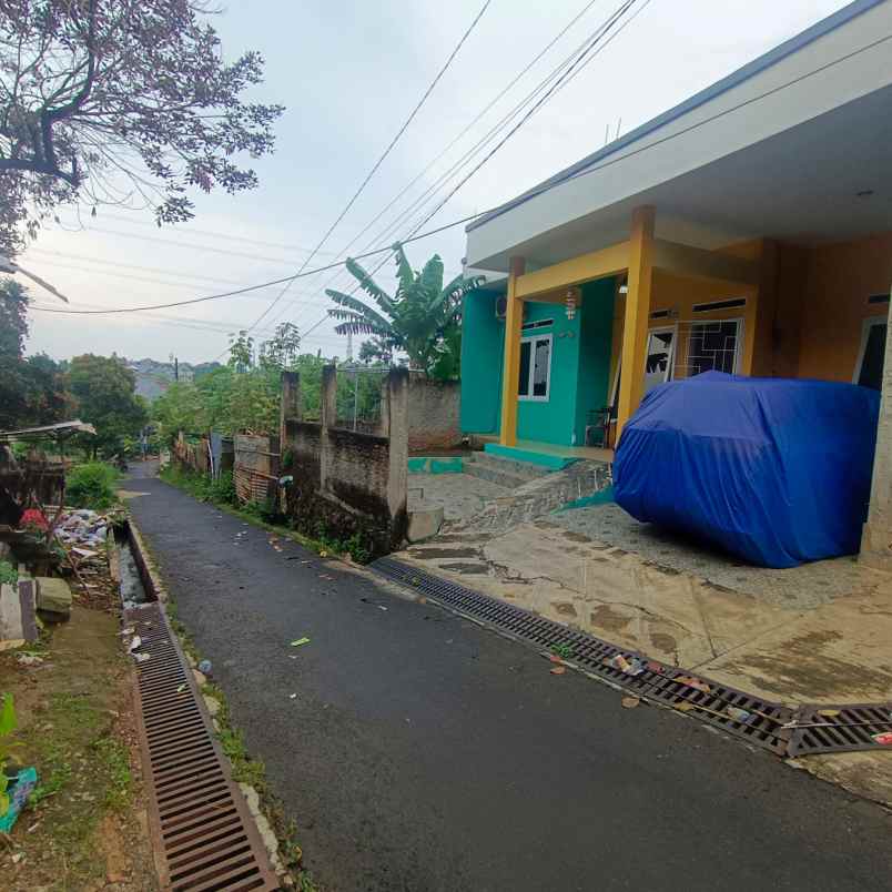 dijual rumah jl lele bambu apus