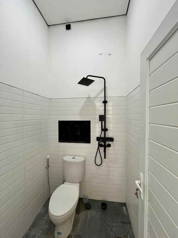 dijual rumah jl magelang km 10 tridadi