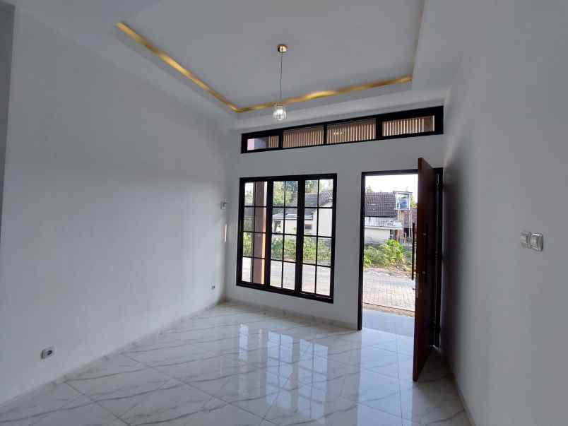 dijual rumah jl magelang km 15