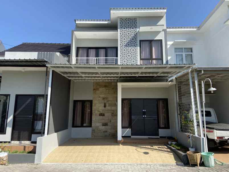 dijual rumah jl mangunkarso no 48 toyoresmi