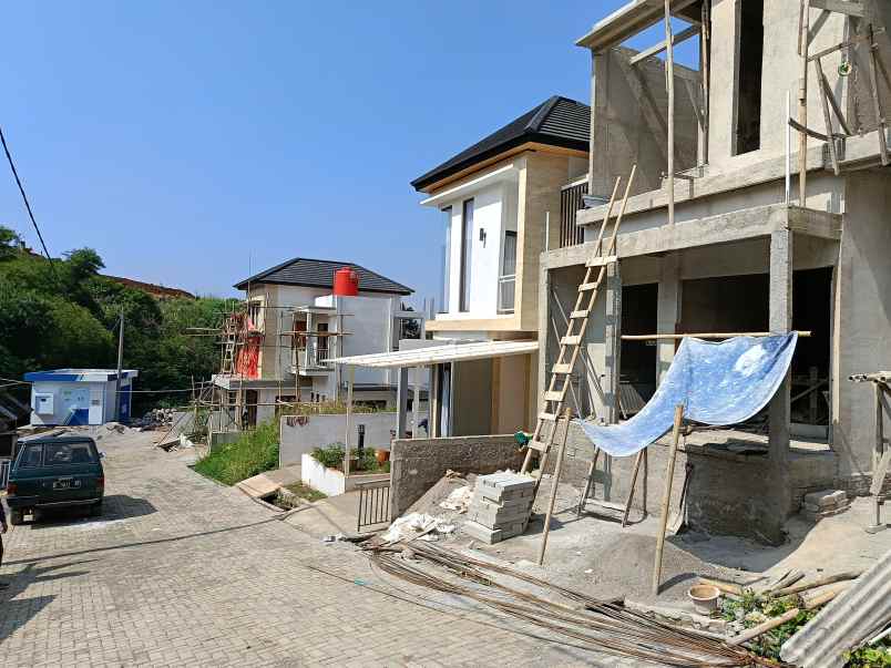 dijual rumah jl padasuka atas