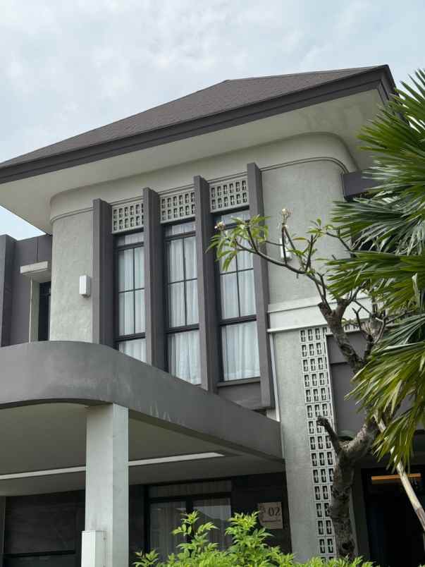 dijual rumah jl podomoro boulevard