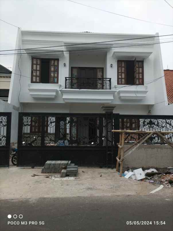 dijual rumah jl pondok bambu duren