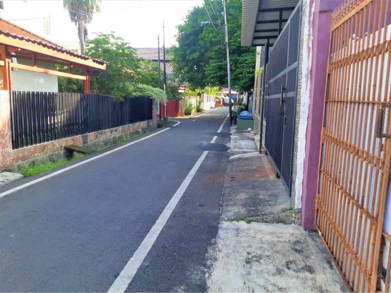 dijual rumah jl pualam 3