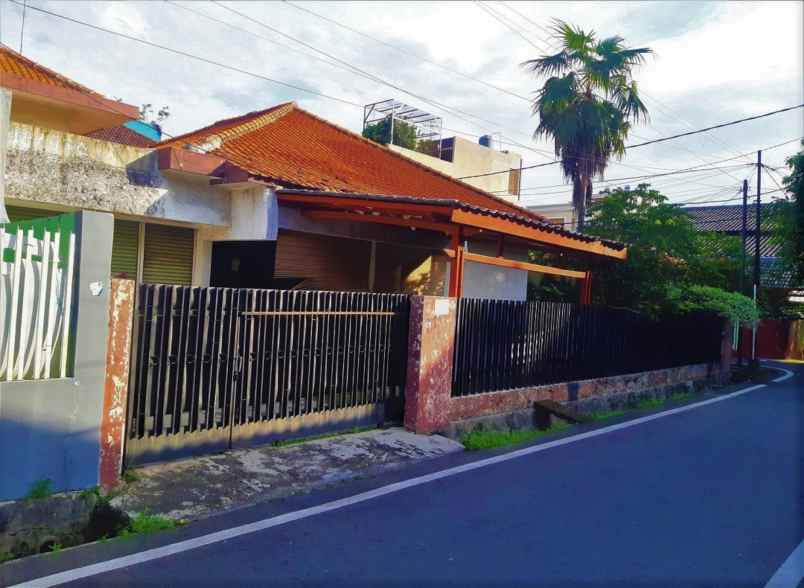 dijual rumah jl pualam 3