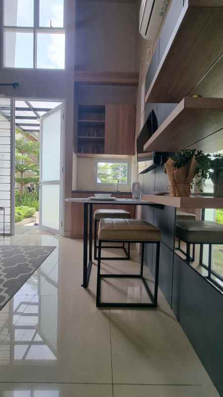 dijual rumah jl raya cilodong