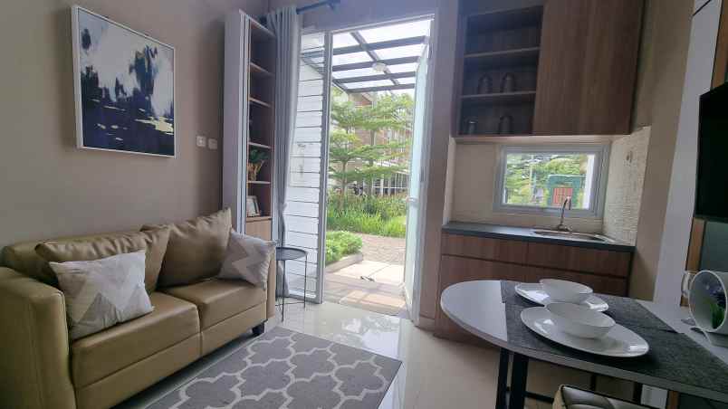 dijual rumah jl raya cilodong