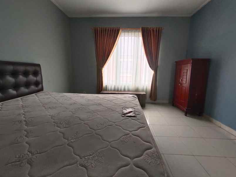 dijual rumah jl raya kodau