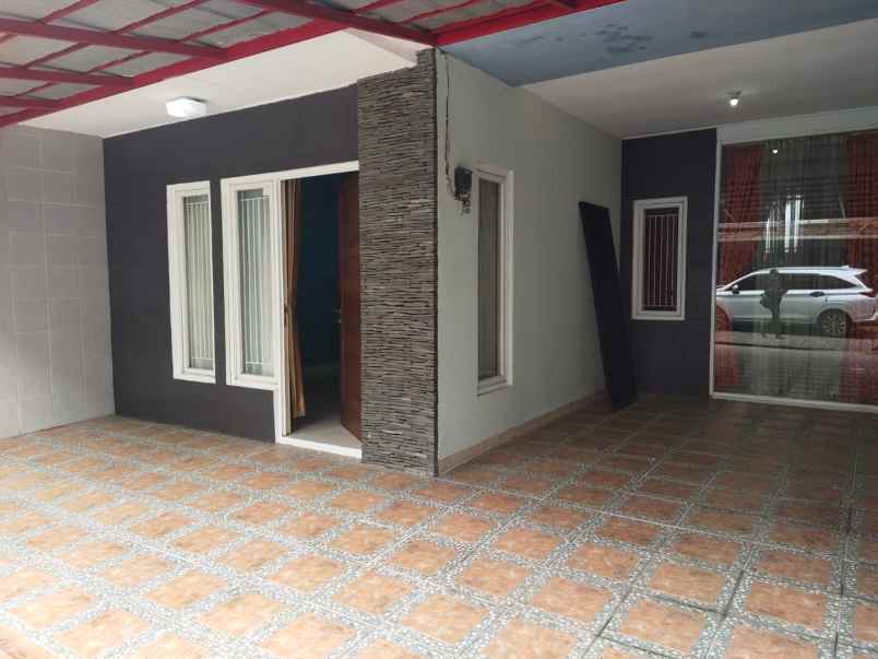 dijual rumah jl raya kodau