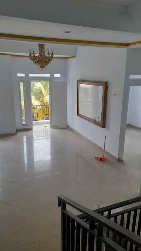 dijual rumah jl raya menjangan
