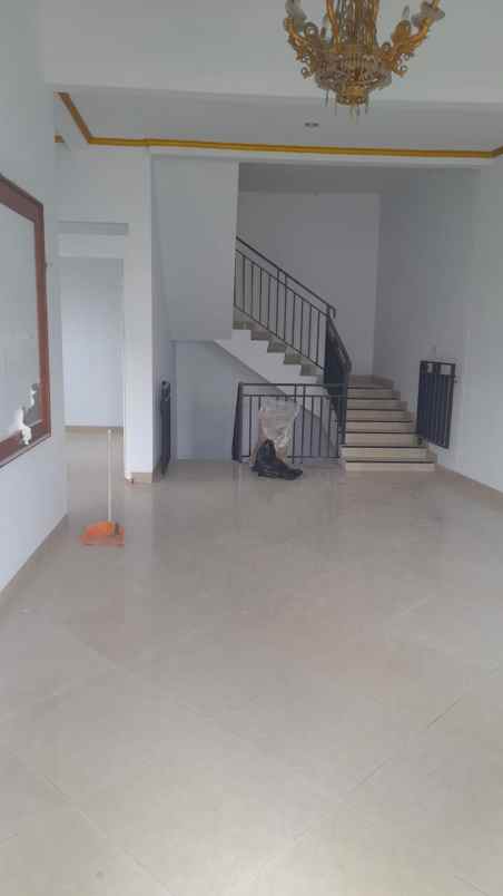 dijual rumah jl raya menjangan