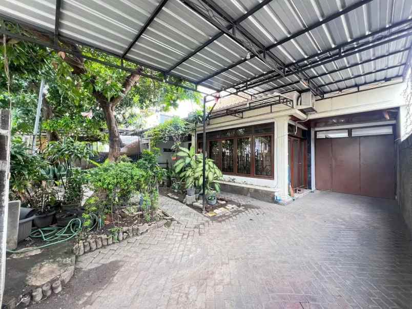 dijual rumah jl raya ra kartini dr