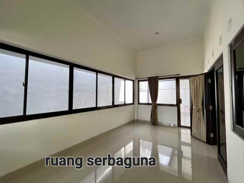 dijual rumah jl raya utama yogya solo