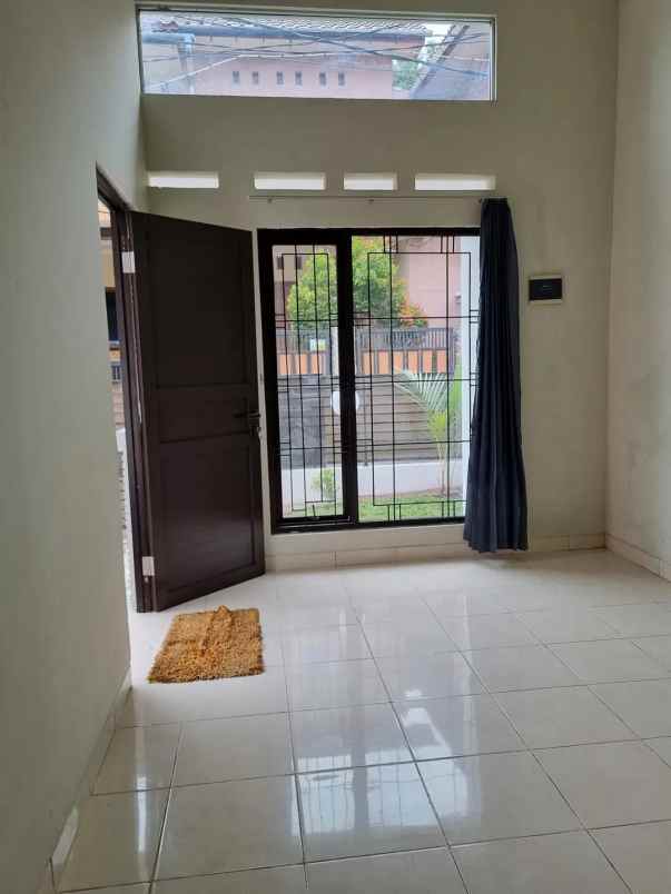 dijual rumah jl rtm