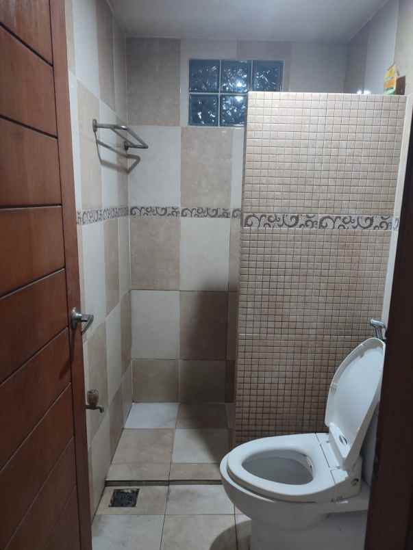 dijual rumah jl senayan bintaro jaya