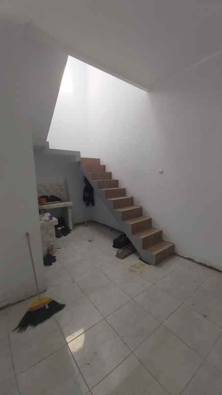 dijual rumah jl somawinata tanimulya