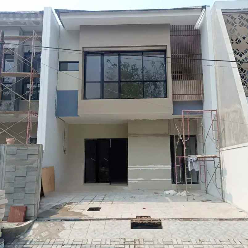 dijual rumah jl wisma permai barat