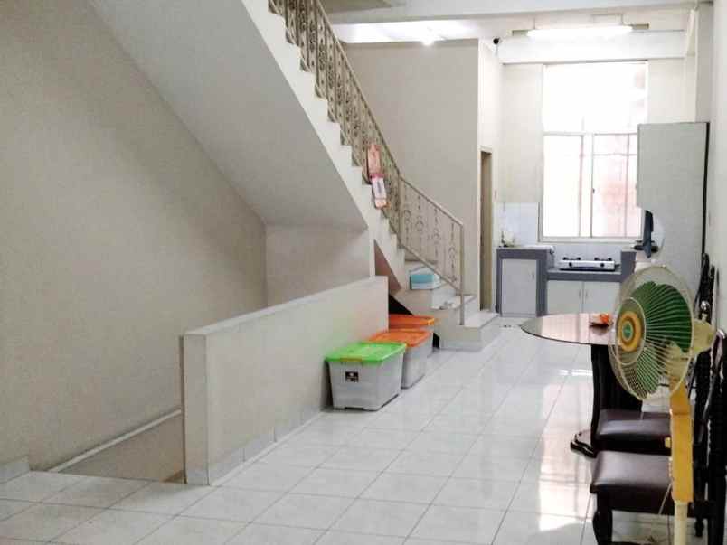 dijual rumah jln flores dekat jln