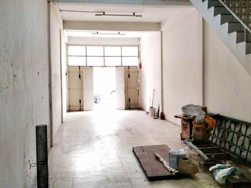 dijual rumah jln flores dekat jln