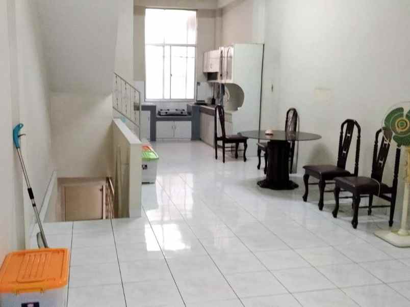 dijual rumah jln flores dekat jln