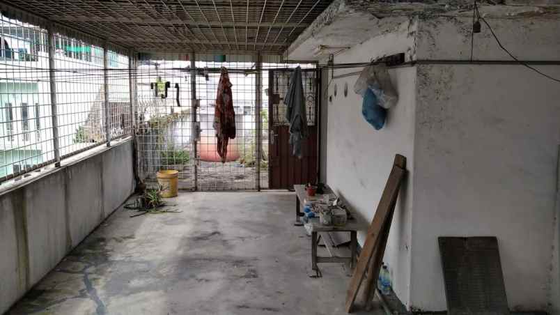 dijual rumah jln flores dekat jln