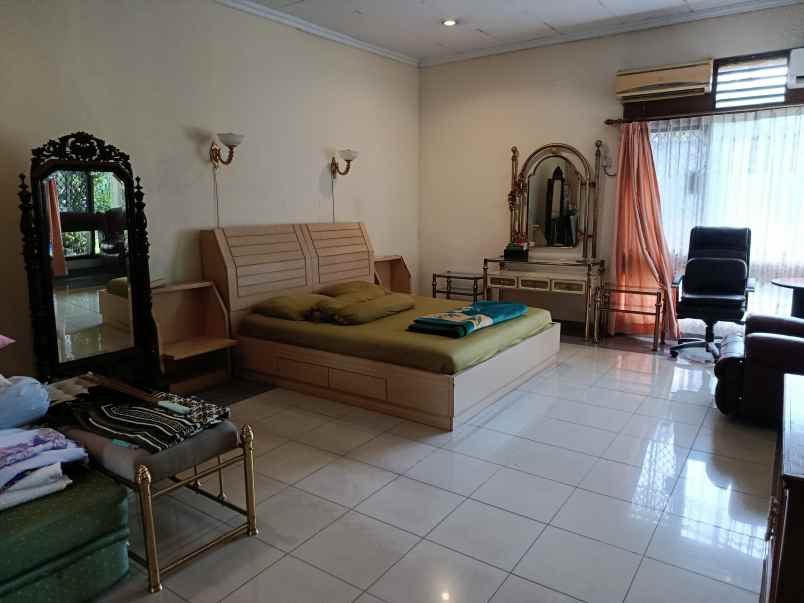 dijual rumah jln kemang timur raya