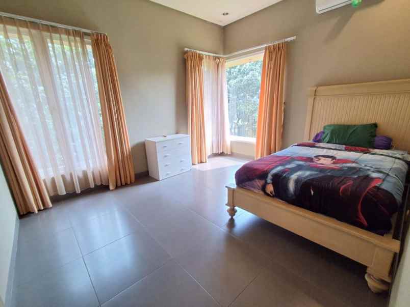 dijual rumah jln majapahit 3 cijayanti