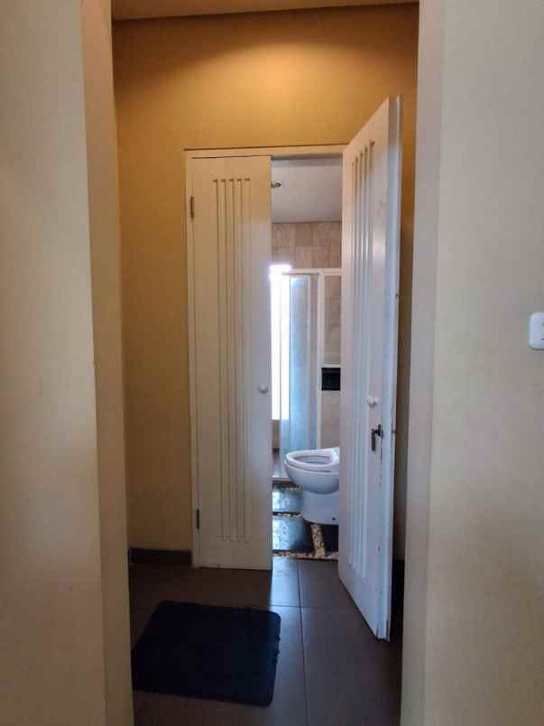 dijual rumah jln majapahit 3 cijayanti