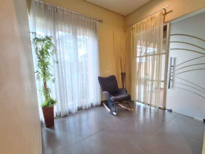 dijual rumah jln majapahit 3 cijayanti