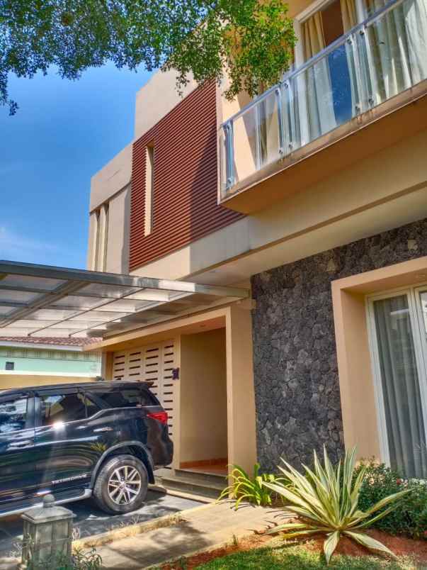 dijual rumah jln majapahit 3 cijayanti