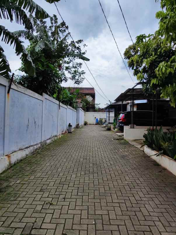 dijual rumah jln ratna