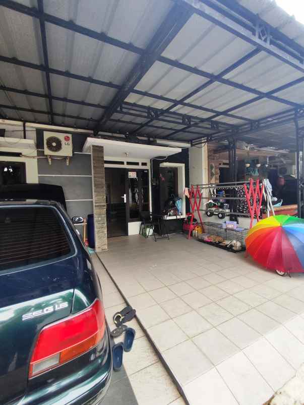 dijual rumah jln ratna