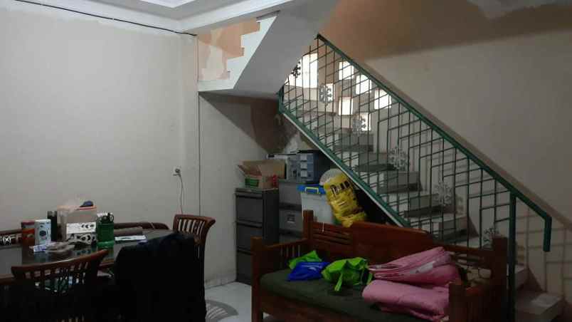 dijual rumah kali baru