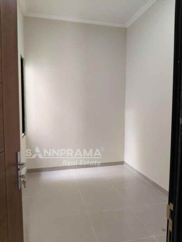 dijual rumah kalibaru