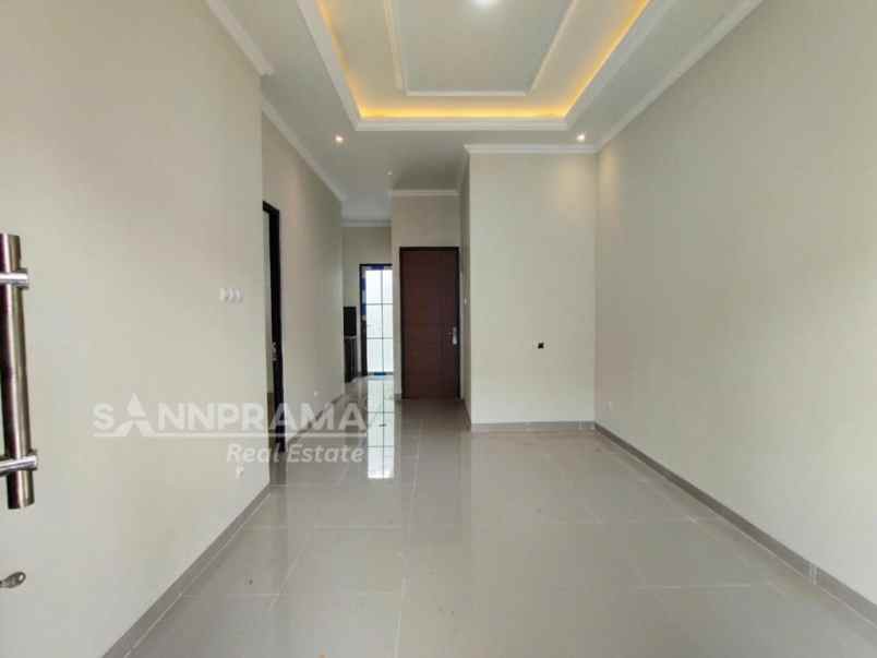 dijual rumah kalibaru