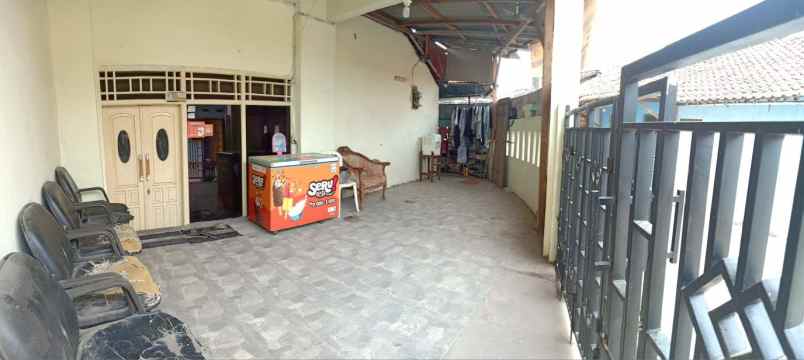 dijual rumah kampung melayu barat