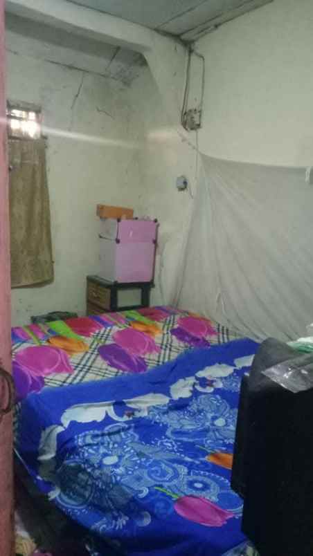 dijual rumah kampung melayu barat