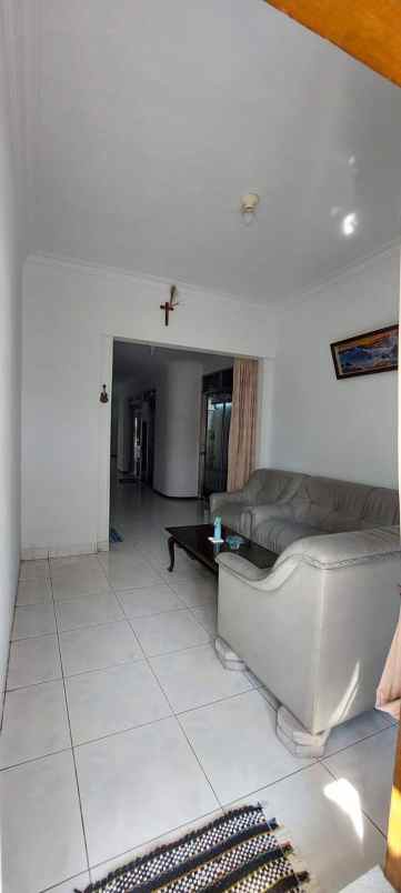 dijual rumah karang asem