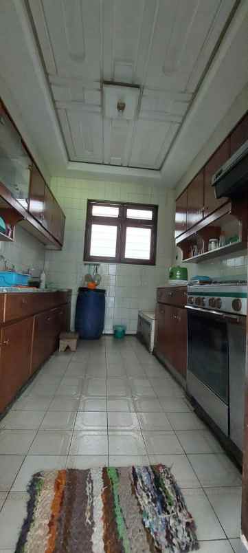 dijual rumah karang asem