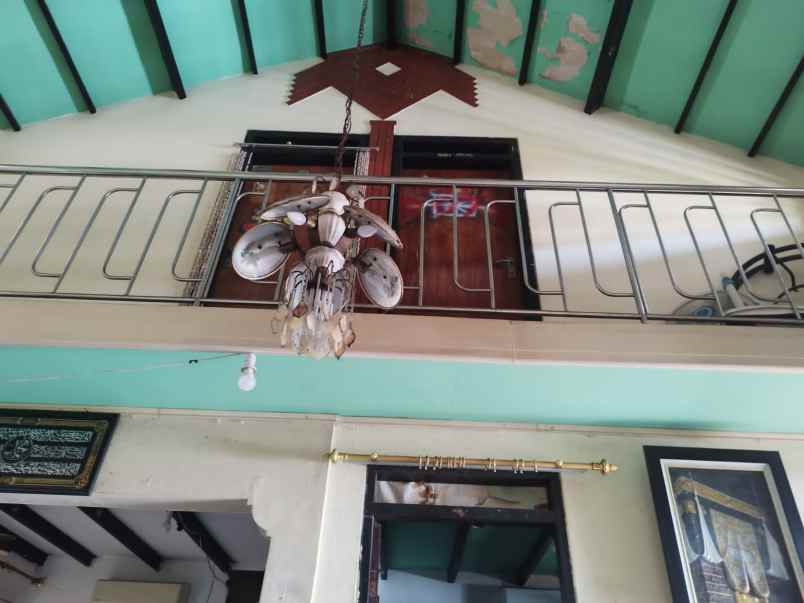 dijual rumah karangpilang