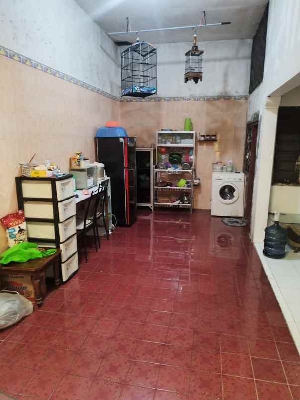 dijual rumah karangpilang