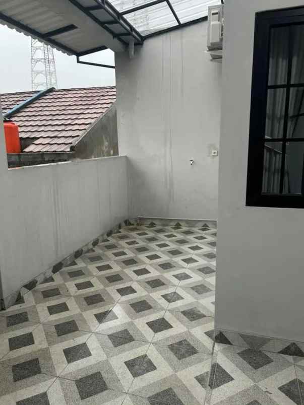 dijual rumah karangtengah