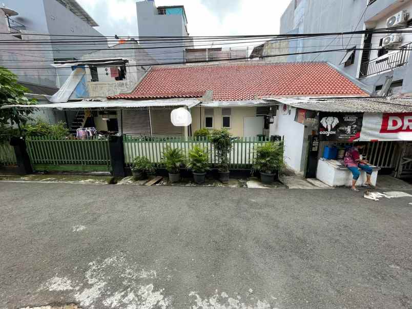 dijual rumah karet