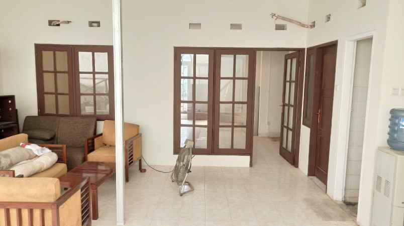 dijual rumah kayu putih jakarta timur