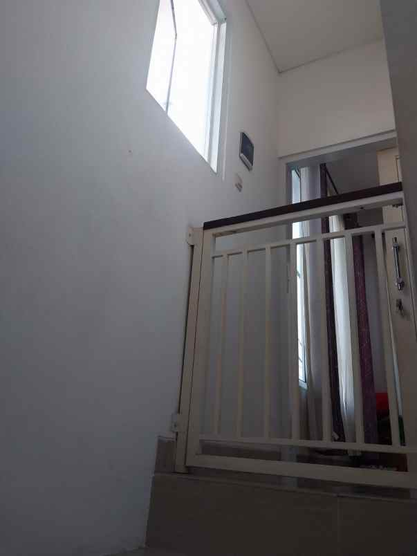 dijual rumah kayu utara matraman