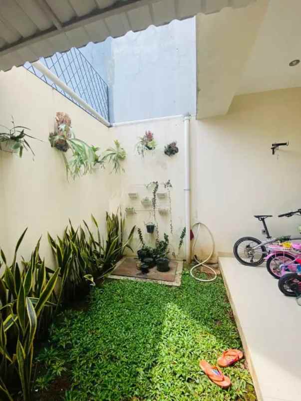 dijual rumah kebagusan