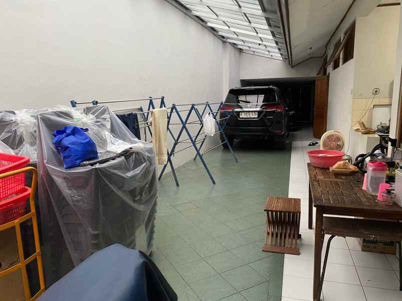 dijual rumah kebayoran baru