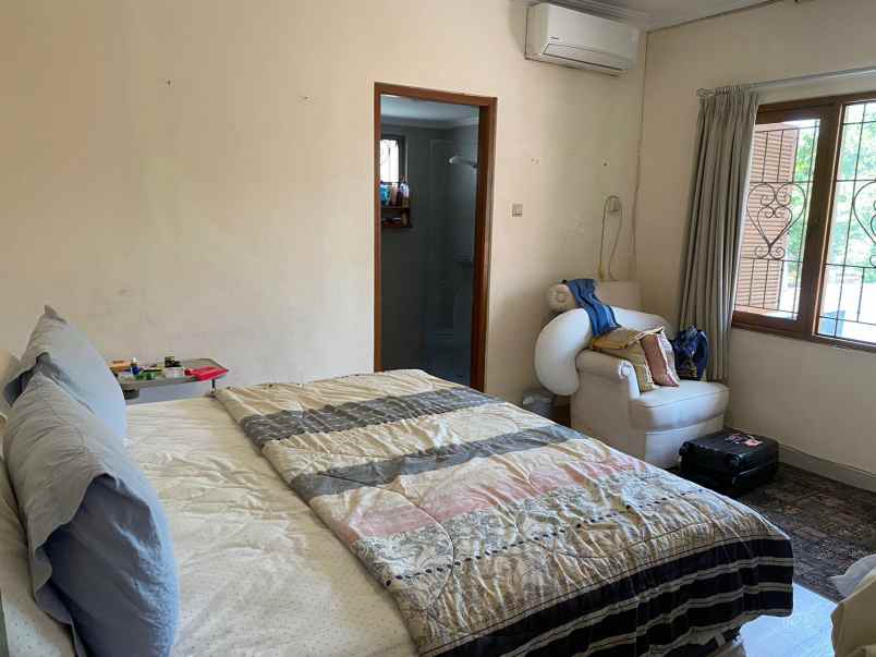 dijual rumah kebayoran baru