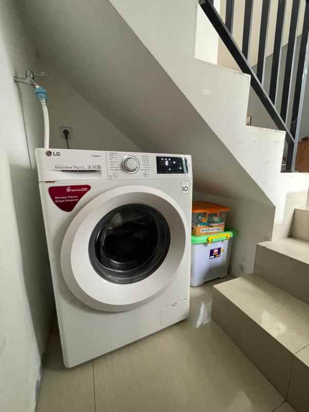 dijual rumah kelapa dua beji depok